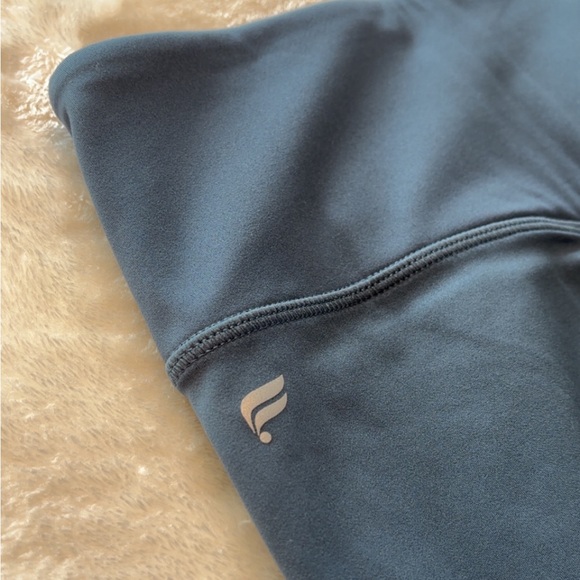 NWOT Fabletics Motion365 Leggings in Dark Blue - Picture 8 of 13